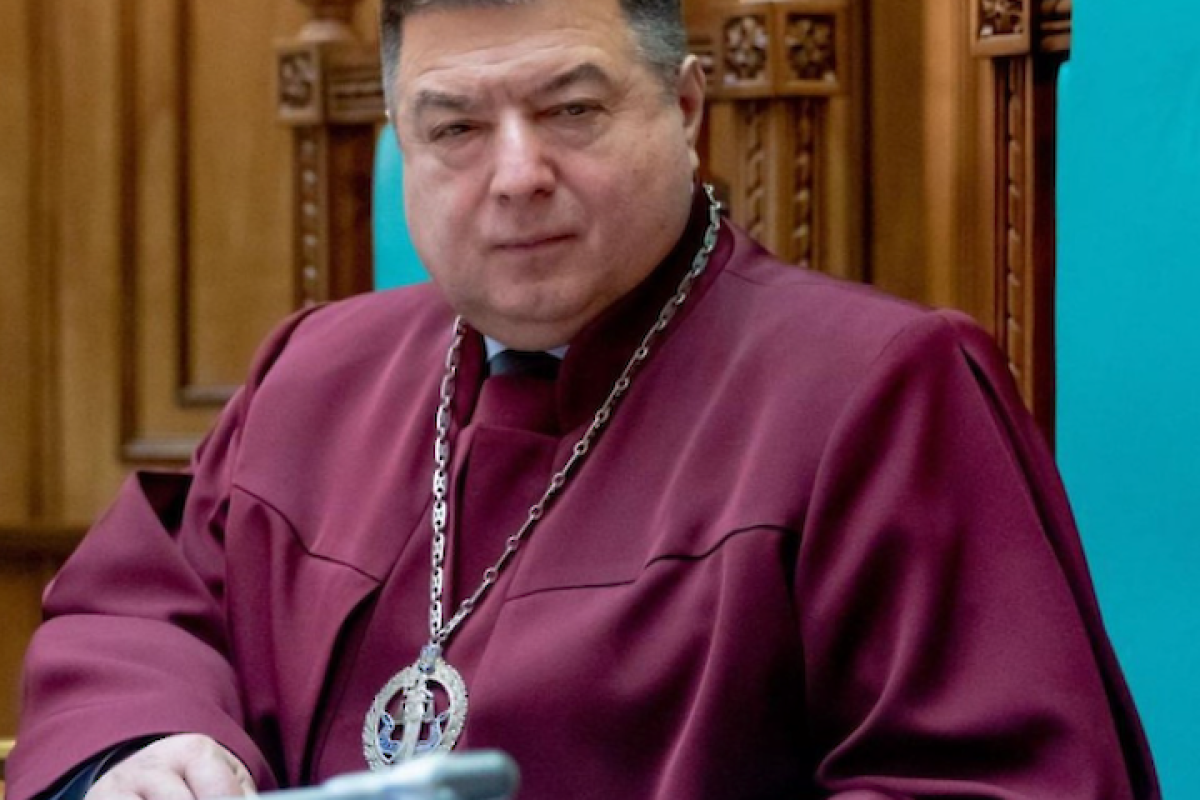 Зеленский продлил отстранение главы КСУ Тупицкого от должности еще на месяц Зеленский продлил отстранение главы КСУ Тупицкого от должности еще на месяц