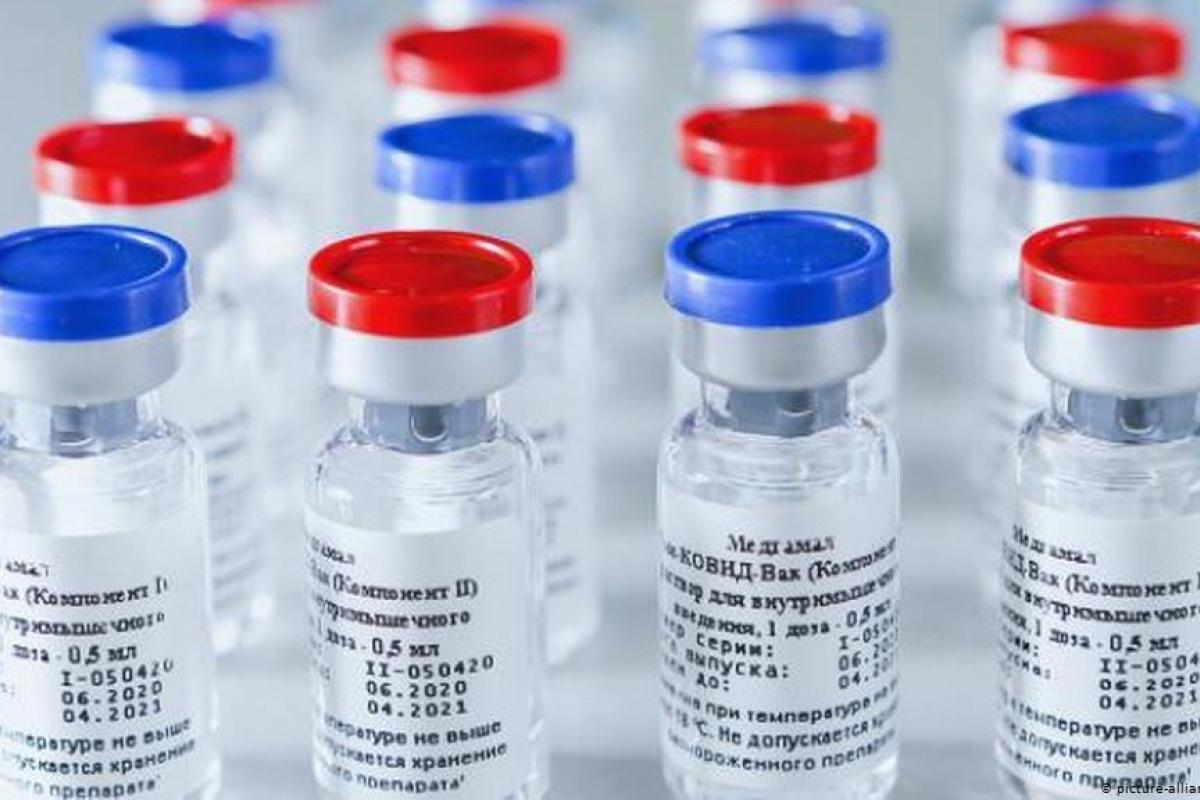 В Україні офіційно заборонили російську вакцину проти COVID-19