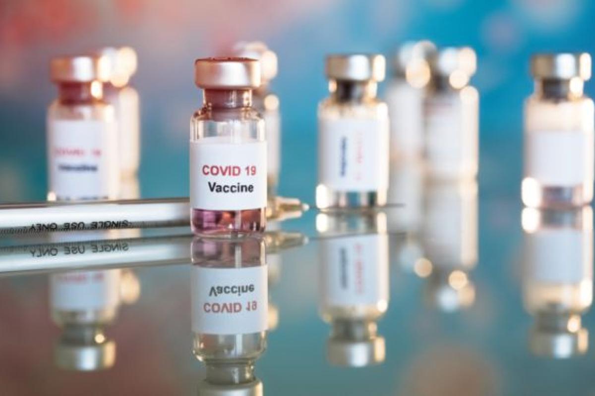 У Чернівцях помер чоловік, який днями був щеплений проти COVID-19 У Чернівцях помер чоловік, який днями був щеплений проти COVID-19