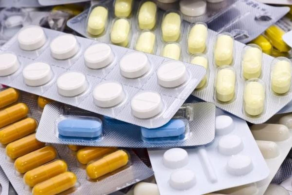 Только с 18 лет: в Украине собираются запретить продажу лекарств детям Только с 18 лет: в Украине собираются запретить продажу лекарств детям