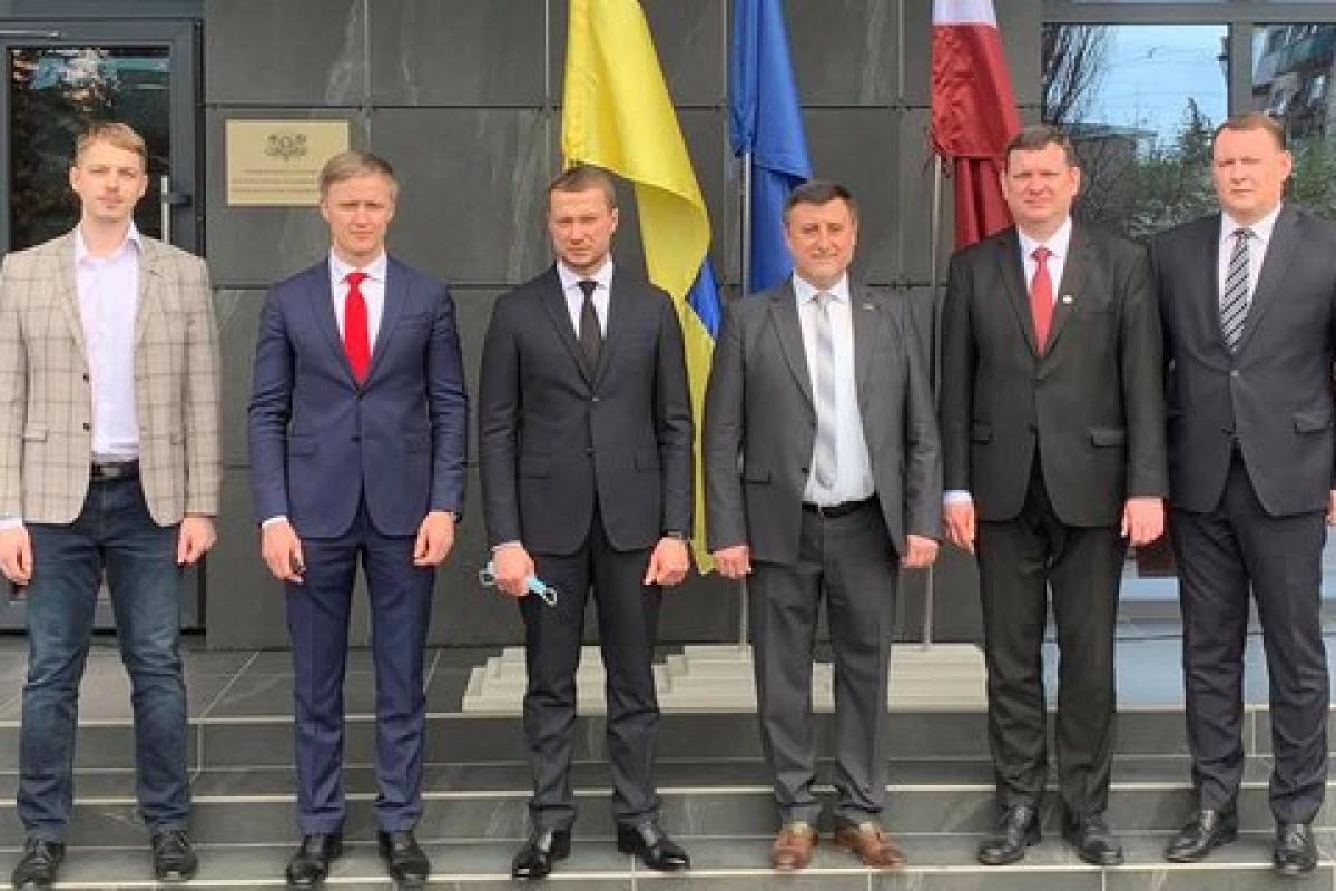 В Донецкой области открылось почетное консульство Латвии В Донецкой области открылось почетное консульство Латвии