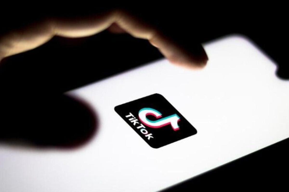У США 12-річна дитина впала в кому, повторюючи популярний челендж з TikTok У США 12-річна дитина впала в кому, повторюючи популярний челендж з TikTok