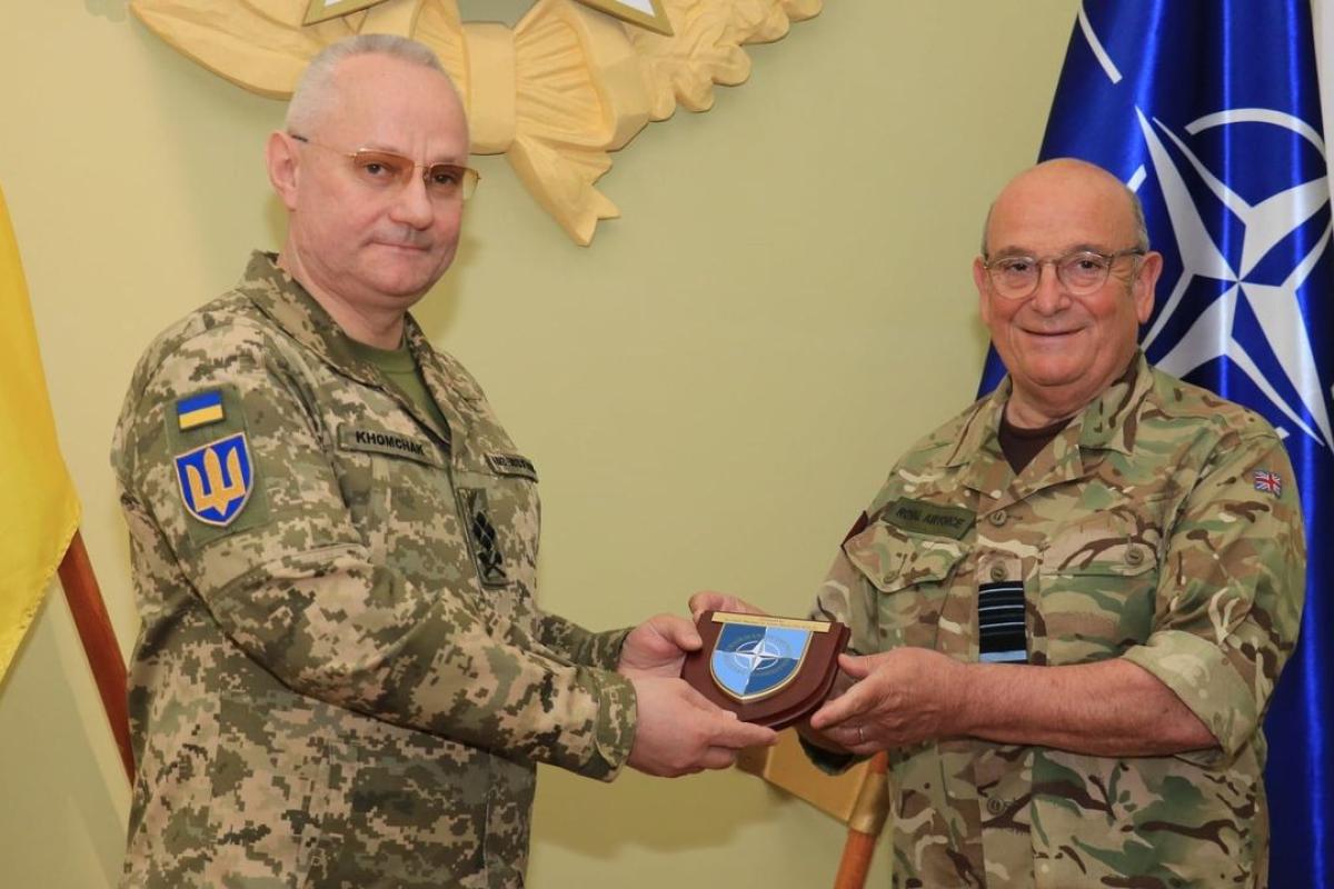 В Україні з візитом перебуває голова військового комітету НАТО В Україні з візитом перебуває голова військового комітету НАТО