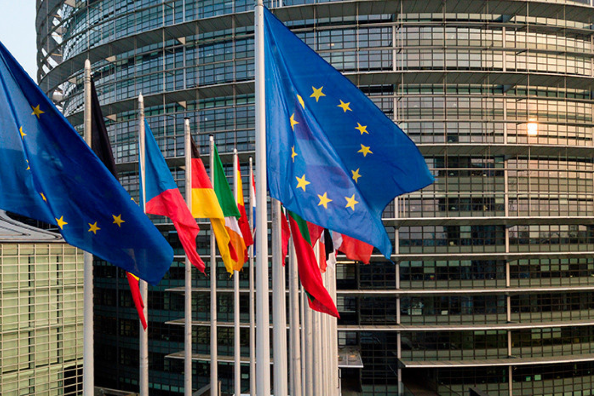Європарламент підтримав резолюцію про відключення Росії від платіжної системи SWIFT