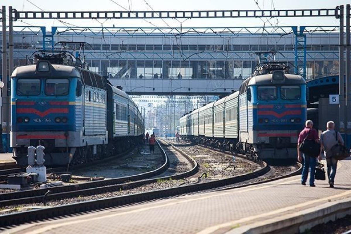 "Укрзалізниця" попередила про затримку поїздів через негоду