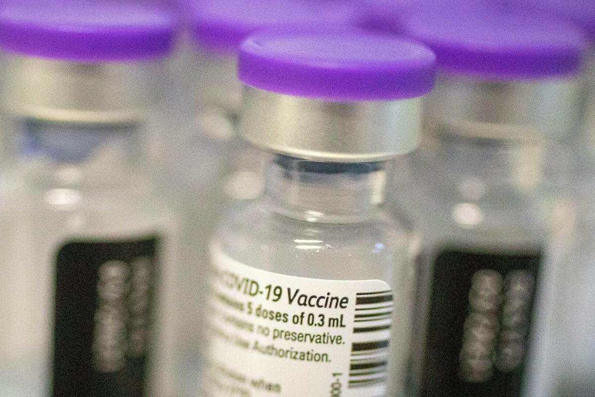 Україна отримала нову партію вакцини Pfizer Україна отримала нову партію вакцини Pfizer