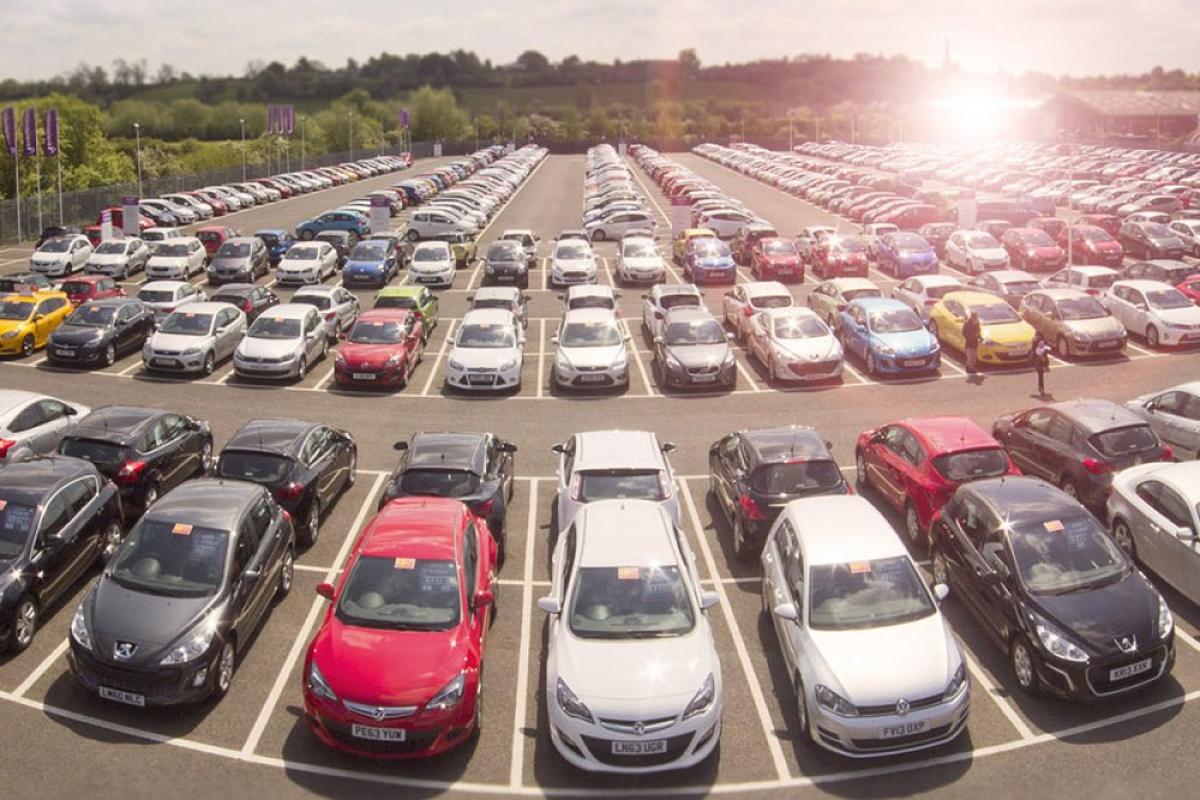 Подержанные авто вдруг начали продавать дороже новых: в чем подвох Подержанные авто вдруг начали продавать дороже новых: в чем подвох