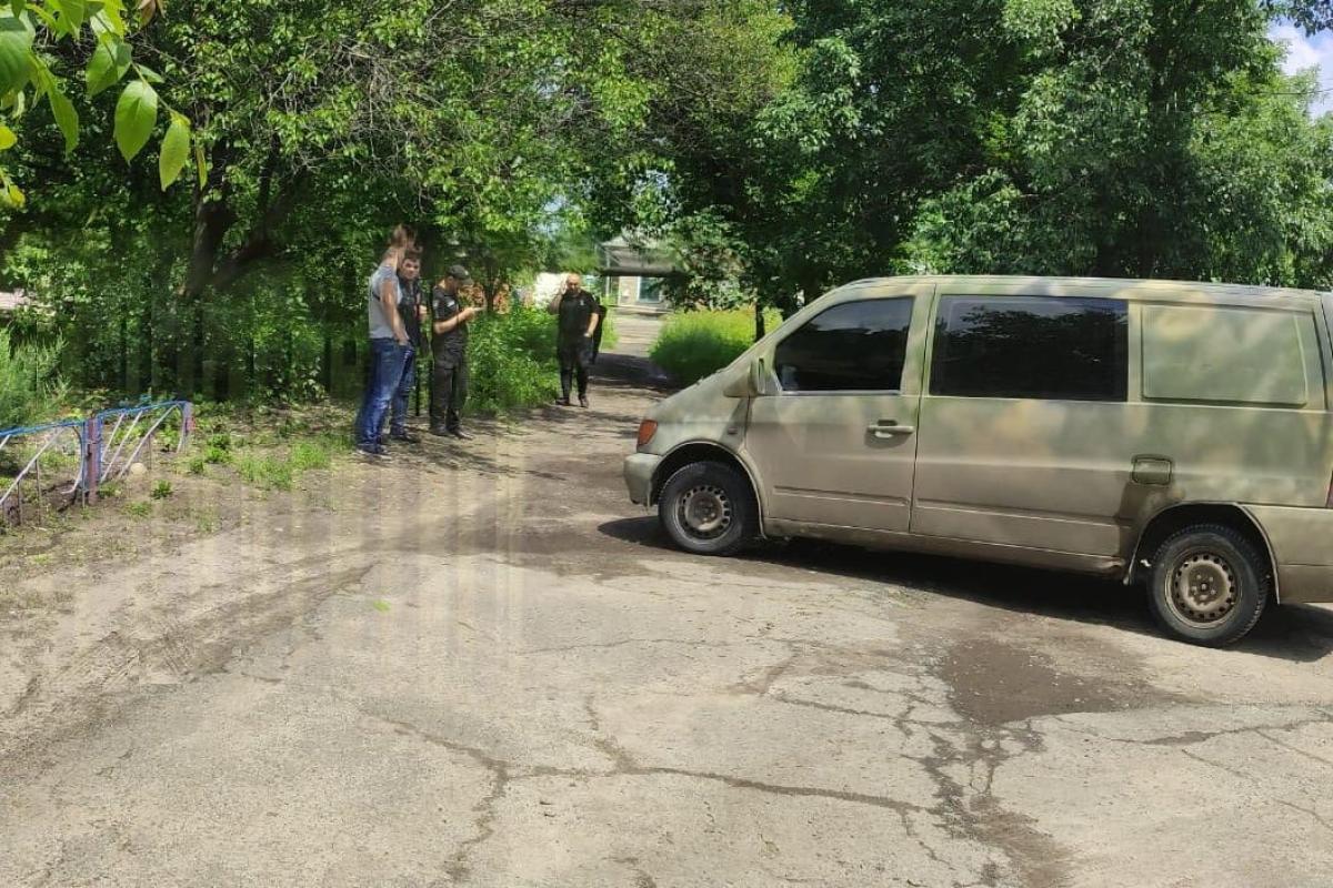 На Луганщині розшукують "мінера" автомобіля На Луганщині розшукують "мінера" автомобіля