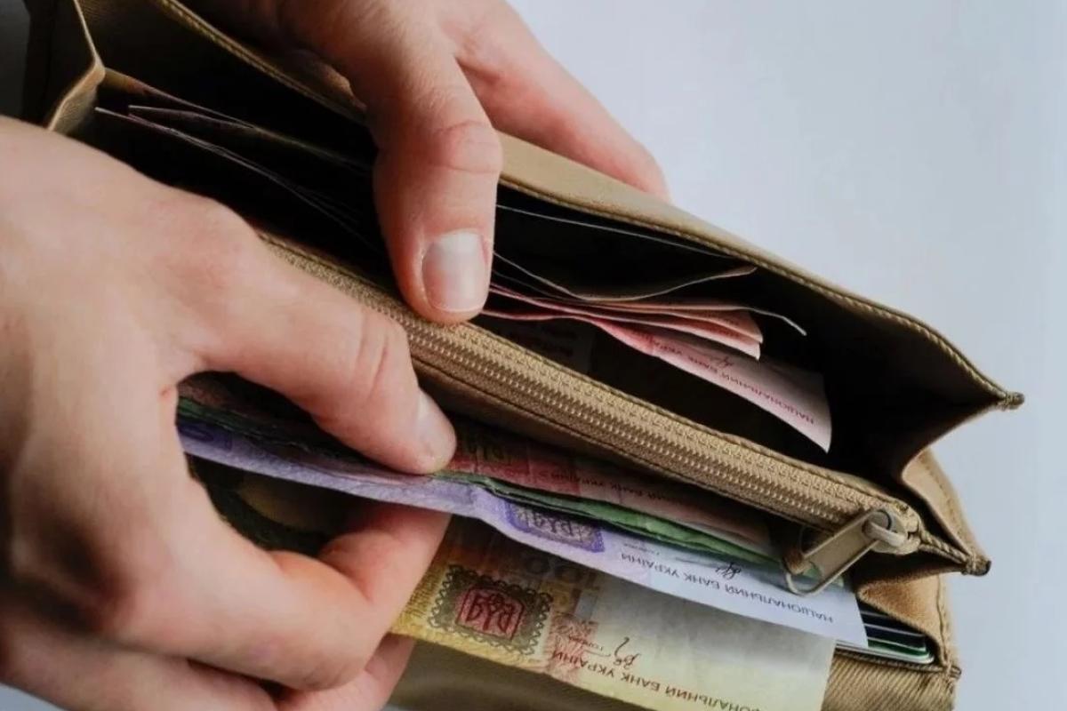 Підвищення виплат, нова ціна на газ та відкриття ринку землі: що зміниться в Україні з 1 липня Підвищення виплат, нова ціна на газ та відкриття ринку землі: що зміниться в Україні з 1 липня
