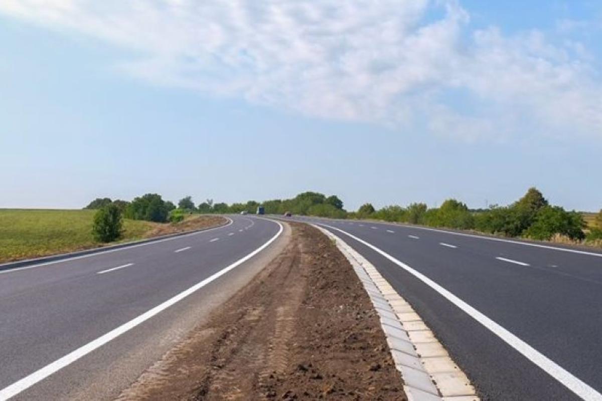 Стало відомо, скільки коштуватиме проїзд платними дорогами в Україні Стало відомо, скільки коштуватиме проїзд платними дорогами в Україні