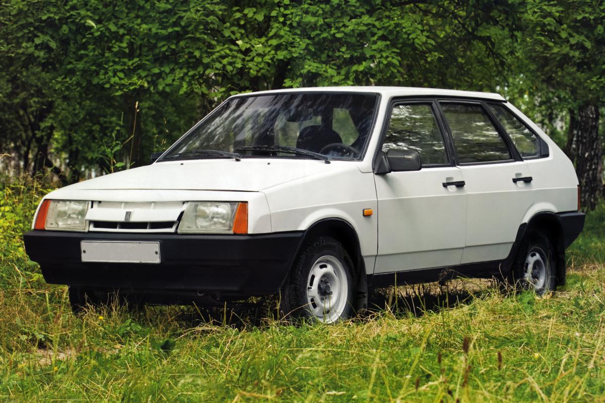 "Девятка"-внедорожник: умельцы превратили ВАЗ-2109 в настоящего монстра всего за 4 тысячи гривен "Девятка"-внедорожник: умельцы превратили ВАЗ-2109 в настоящего монстра всего за 4 тысячи гривен