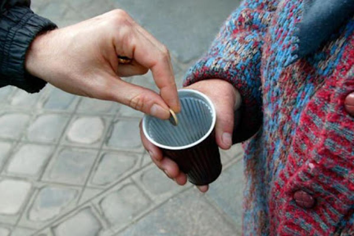 Мастерица перевоплощения: в сети показали чудесное "исцеление" попрошайки в одном из украинских городов (видео) Мастерица перевоплощения: в сети показали чудесное "исцеление" попрошайки в одном из украинских городов (видео)