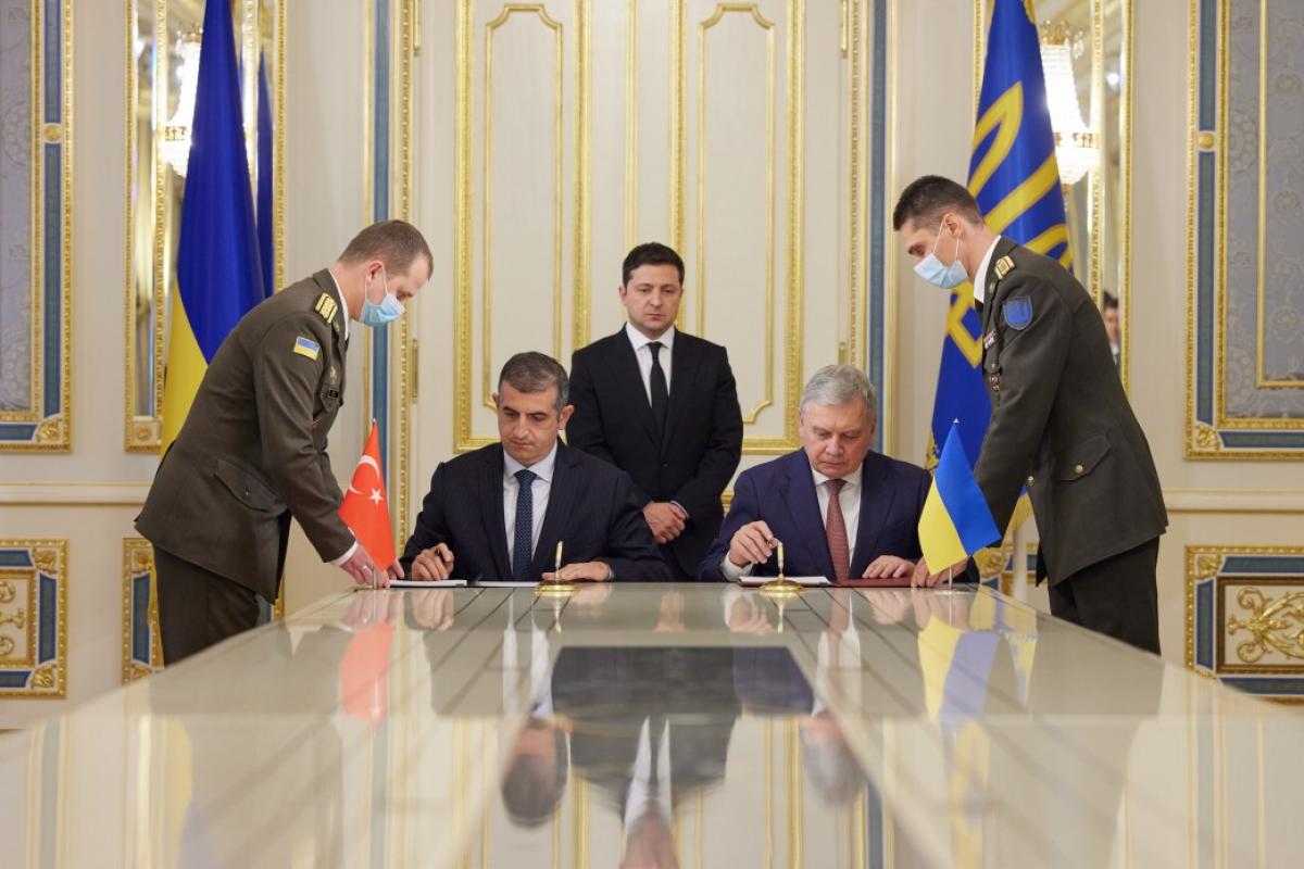 В Україні побудують перший центр з обслуговування та випробувань турецьких безпілотників В Україні побудують перший центр з обслуговування та випробувань турецьких безпілотників