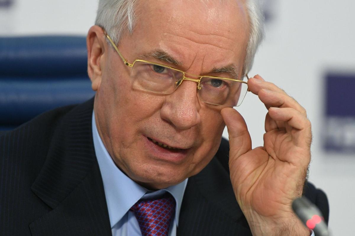 Суд заочно арестовал бывшего премьер-министра Украины Азарова Суд заочно арестовал бывшего премьер-министра Украины Азарова