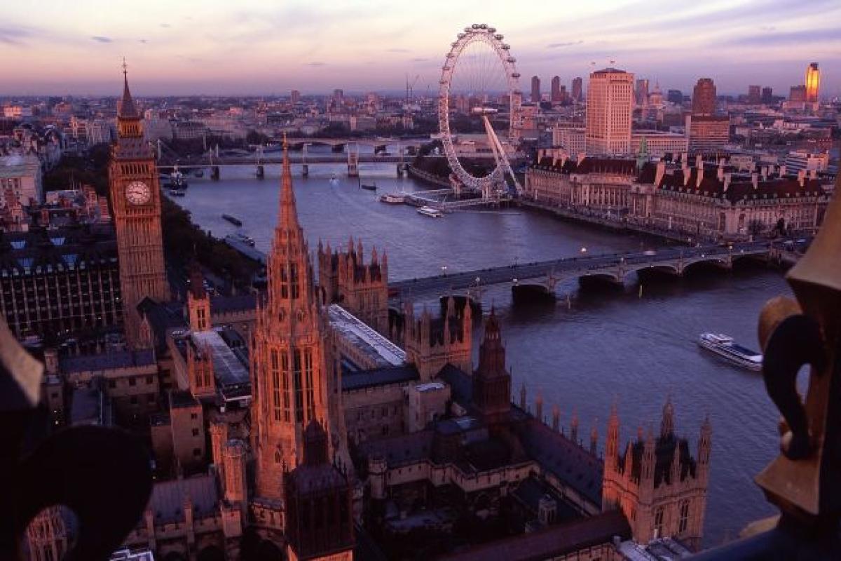 Англия изменила правила въезда для вакцинированных туристов