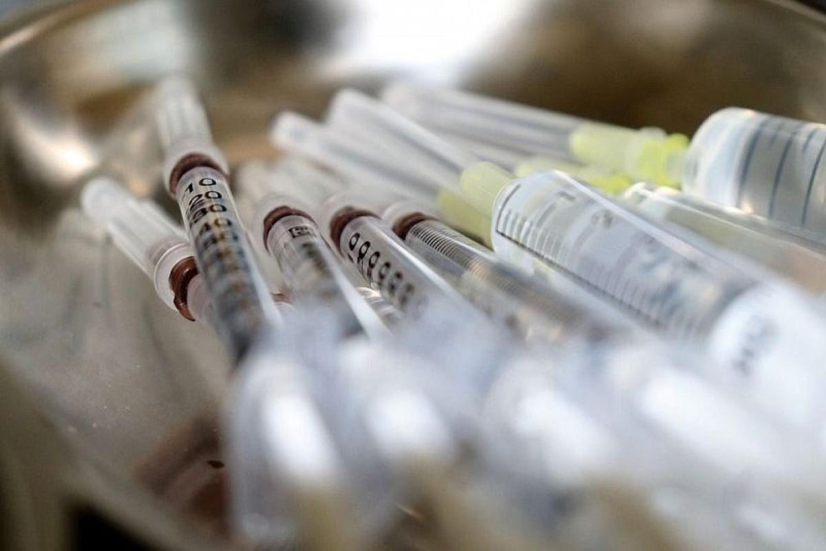 Для українців, яким вакцинація від COVID-19 протипоказана, розробляють спеціальні довідки Для українців, яким вакцинація від COVID-19 протипоказана, розробляють спеціальні довідки