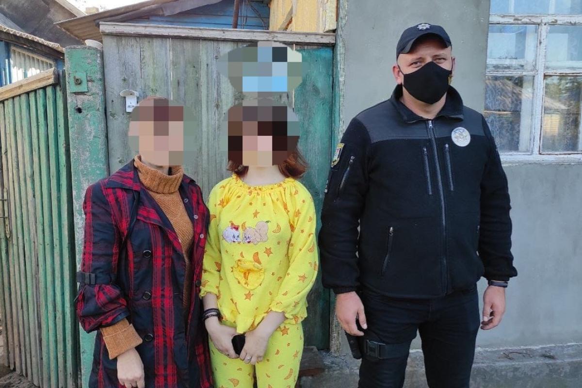 Поліція Лисичанська шукала дівчину-підлітка, яка змусила батьків сильно нервувати Поліція Лисичанська шукала дівчину-підлітка, яка змусила батьків сильно нервувати