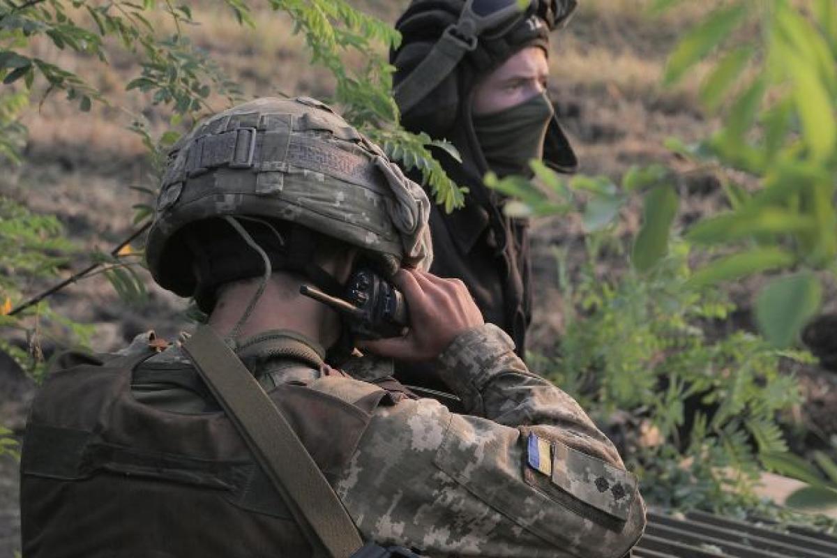 Ситуація на Донбасі: бойовики 9 разів обстріляли українські поліції, постраждали двоє військових Ситуація на Донбасі: бойовики 9 разів обстріляли українські поліції, постраждали двоє військових
