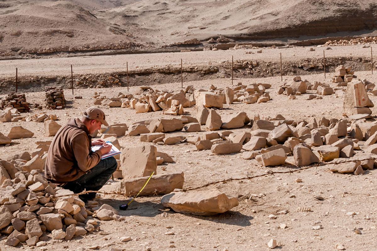 Археологи обнаружили в Египте затерянный в тысячелетиях храм Солнца (фото) Археологи обнаружили в Египте затерянный в тысячелетиях храм Солнца (фото)