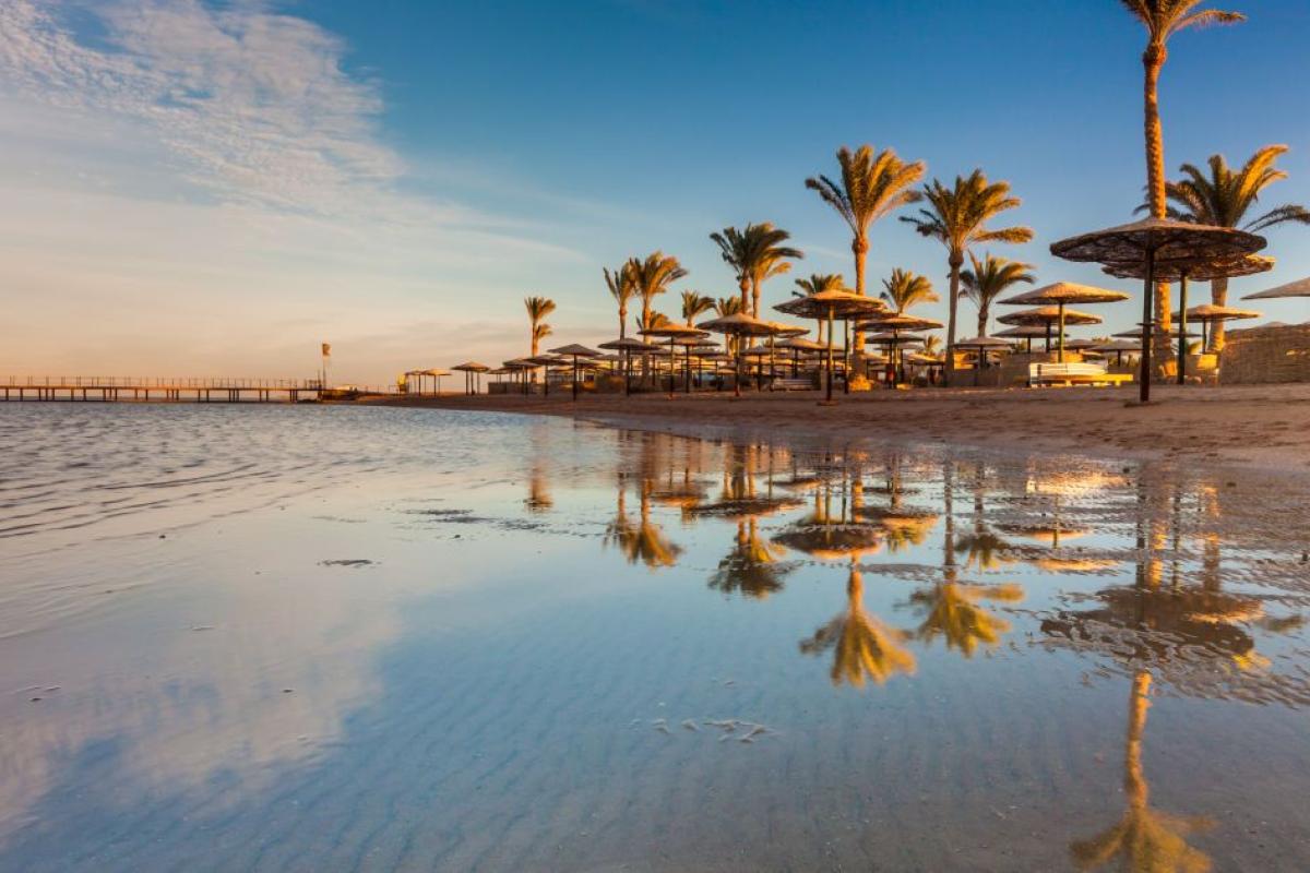 Один из самых популярных курортов мира ушел под воду (фото) Один из самых популярных курортов мира ушел под воду (фото)