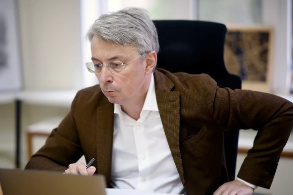 "Не мой концепт и ценности": глава Минкульта Ткаченко подал в отставку "Не мой концепт и ценности": глава Минкульта Ткаченко подал в отставку