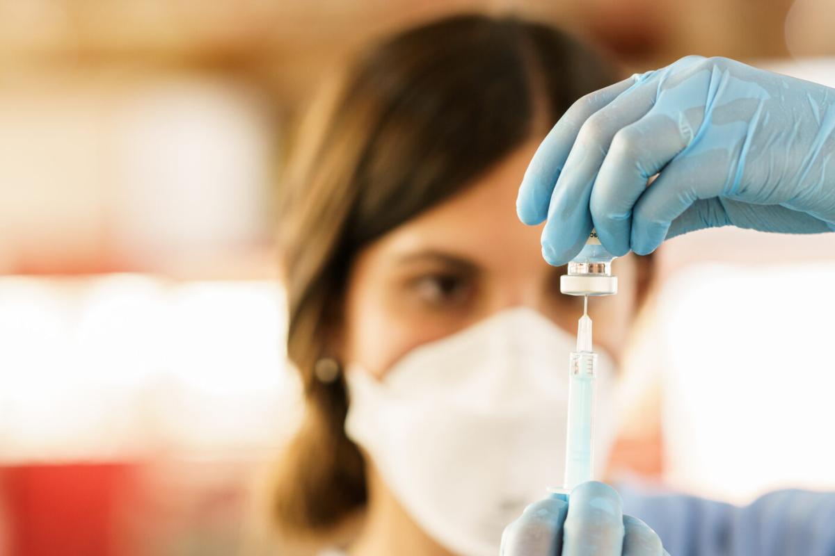 У МОН України повідомили, скільки вчителів відсторонені від роботи через відмову вакцинуватися У МОН України повідомили, скільки вчителів відсторонені від роботи через відмову вакцинуватися