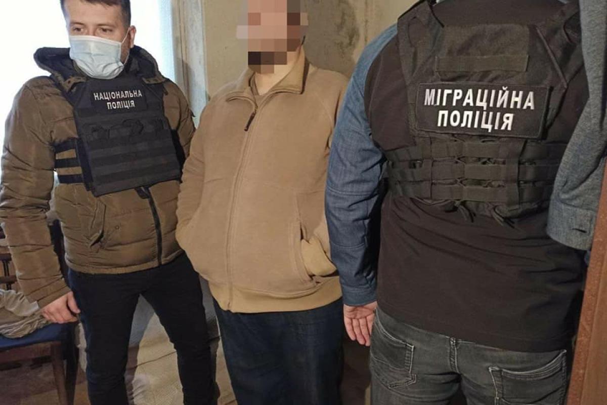 У Сєвєродонецьку викрили чоловіка, який "балувався" дитячою порнографією У Сєвєродонецьку викрили чоловіка, який "балувався" дитячою порнографією