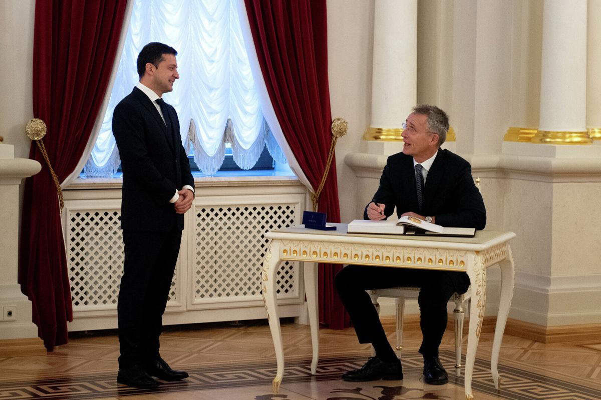 Генсек НАТО проведет встречу с Зеленским в Брюсселе Генсек НАТО проведет встречу с Зеленским в Брюсселе