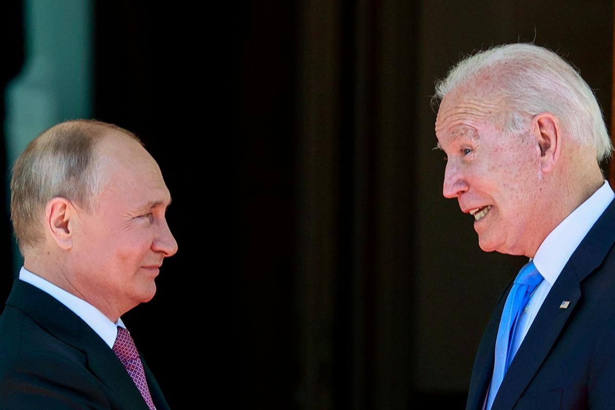 Байден и Путин проведут телефонный разговор в четверг Байден и Путин проведут телефонный разговор в четверг