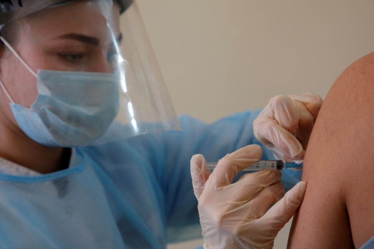 Українець 18 разів щепився від коронавірусу: йде на світовий "рекорд" Українець 18 разів щепився від коронавірусу: йде на світовий "рекорд"