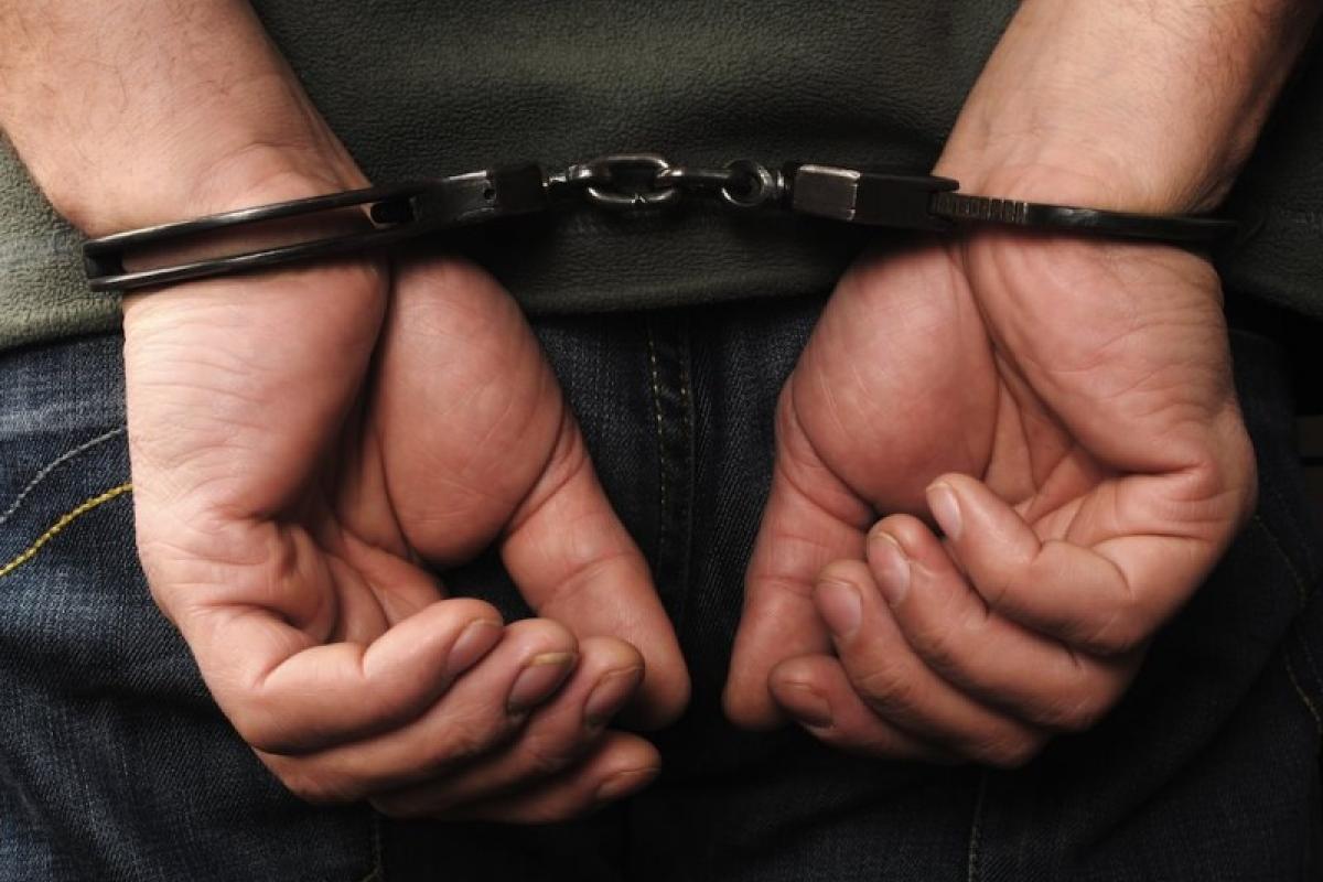 На Луганщине 34-летнего педагога подозревают в изнасиловании несовершеннолетней девочки На Луганщине 34-летнего педагога подозревают в изнасиловании несовершеннолетней девочки