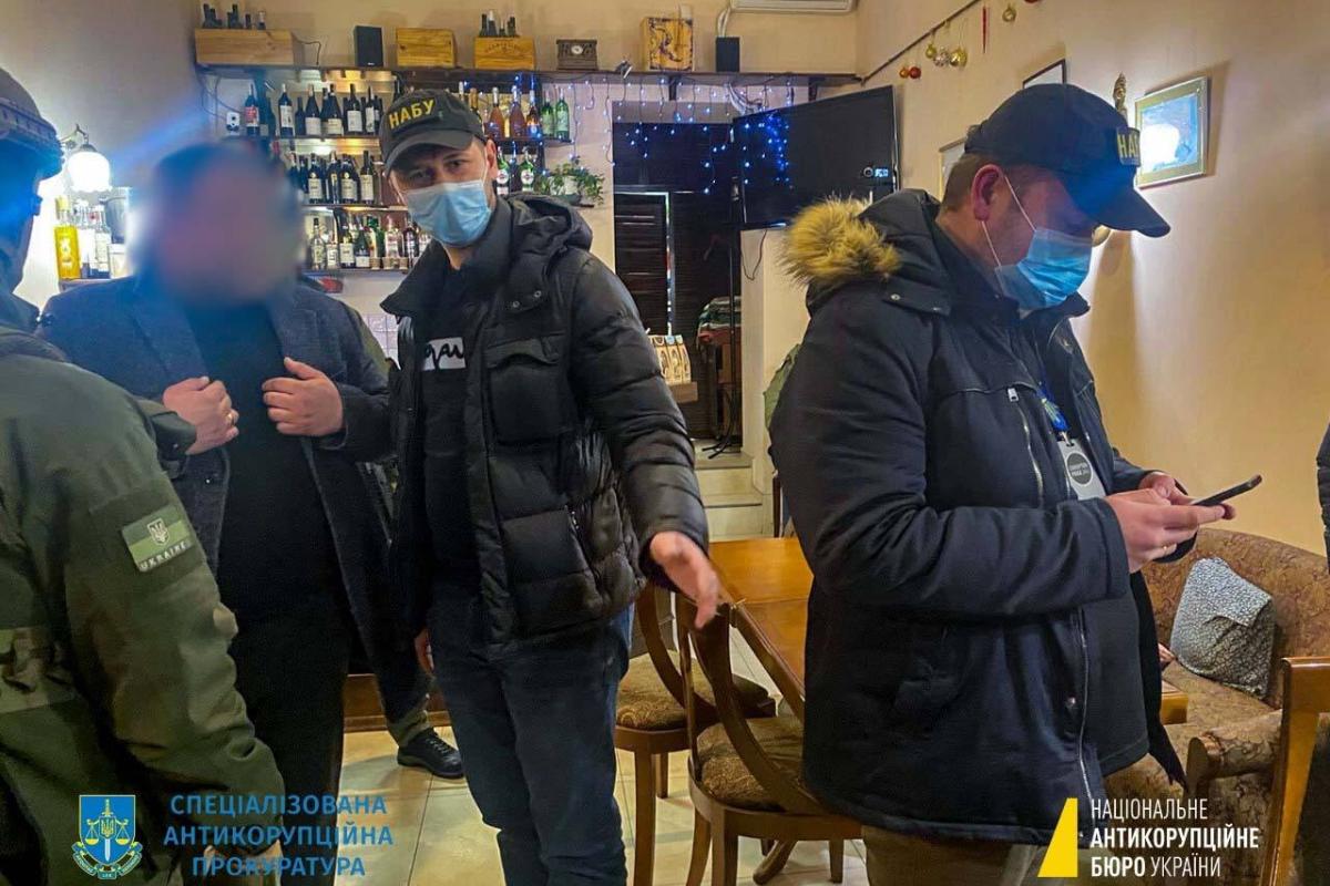 Нардеп от "Слуги народа" задержан во время получения крупной взятки Нардеп от "Слуги народа" задержан во время получения крупной взятки