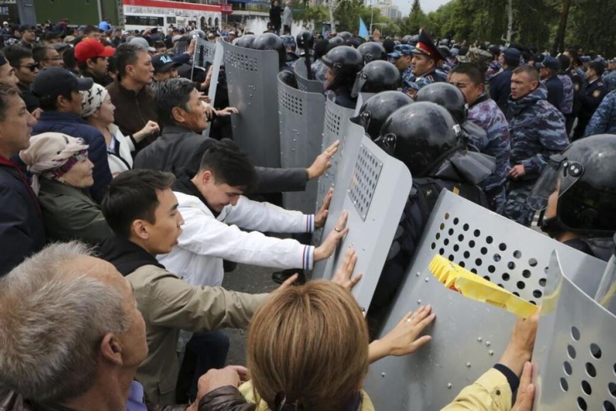 На території всього Казахстану ввели надзвичайний стан