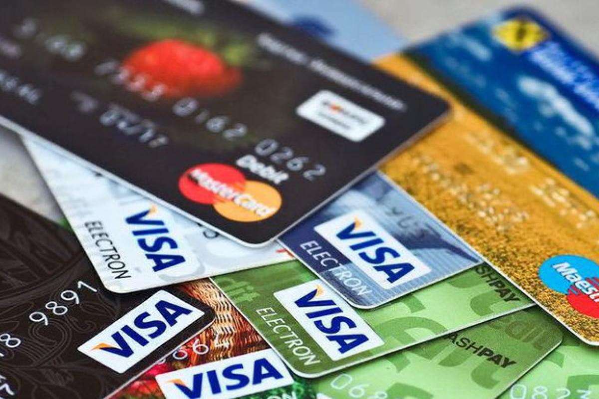 Банківські картки українців можуть заблокувати: чому і кому це загрожує Банківські картки українців можуть заблокувати: чому і кому це загрожує