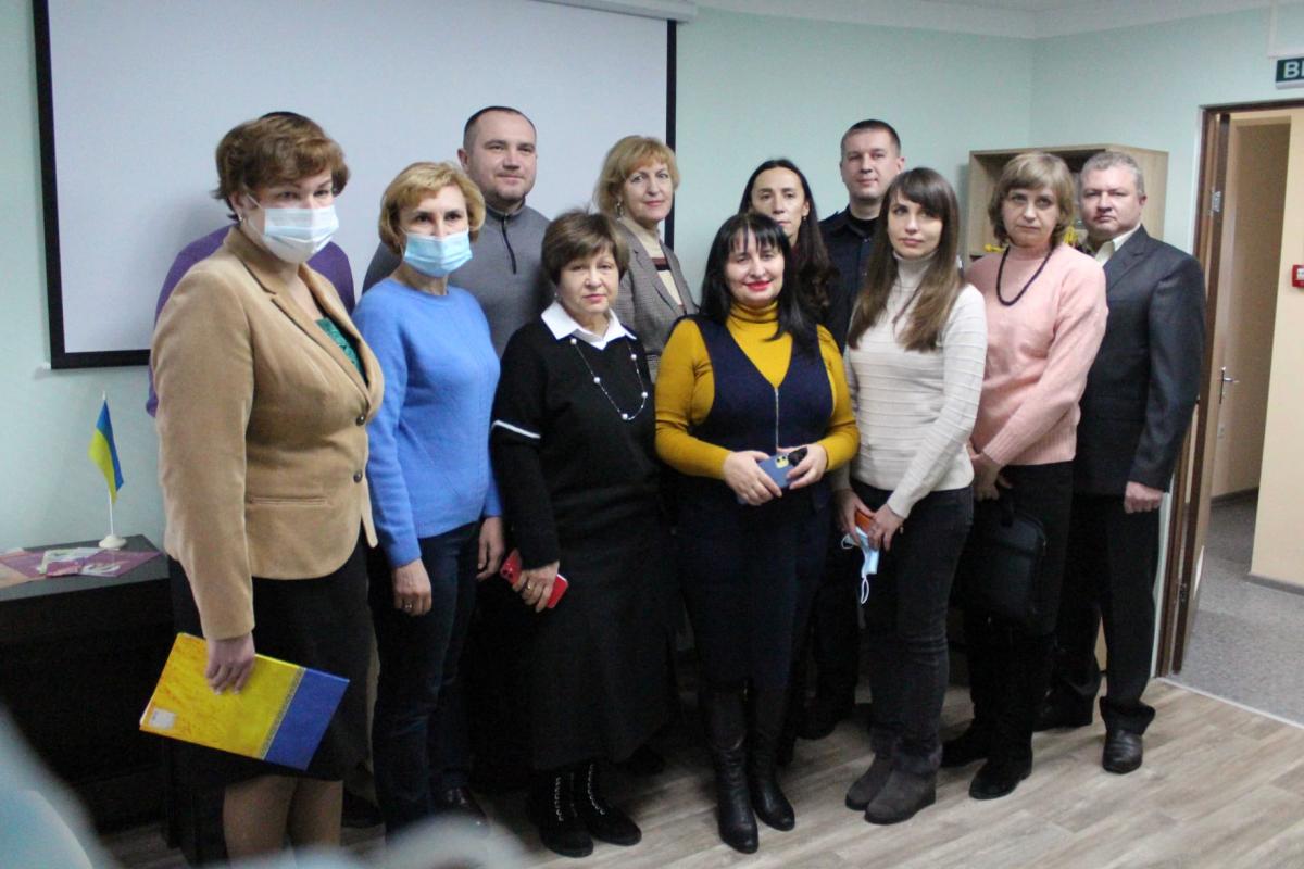 У Лисичанську відкрили центр соціально-психологічної допомоги жертвам домашнього насильства (фото) У Лисичанську відкрили центр соціально-психологічної допомоги жертвам домашнього насильства (фото)