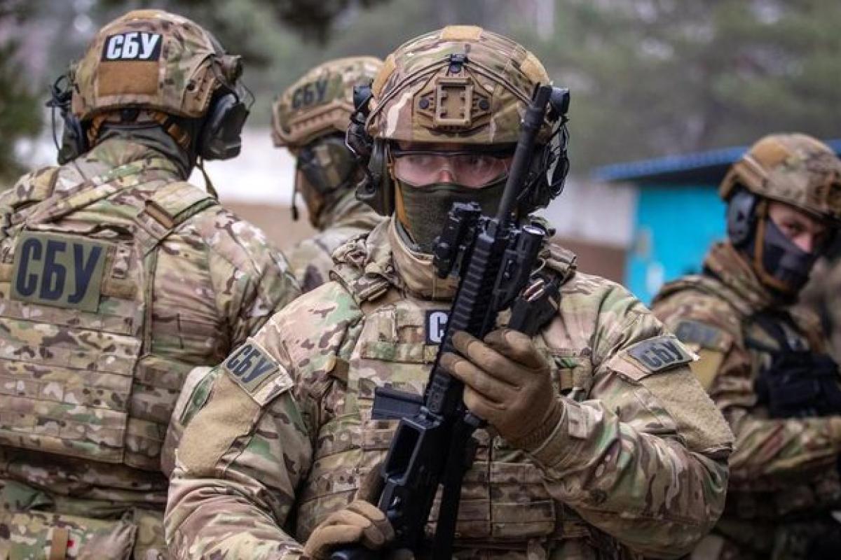 На Рівненщині сталася сутичка між копачами бурштину та співробітниками СБУ: поранено 8 осіб На Рівненщині сталася сутичка між копачами бурштину та співробітниками СБУ: поранено 8 осіб