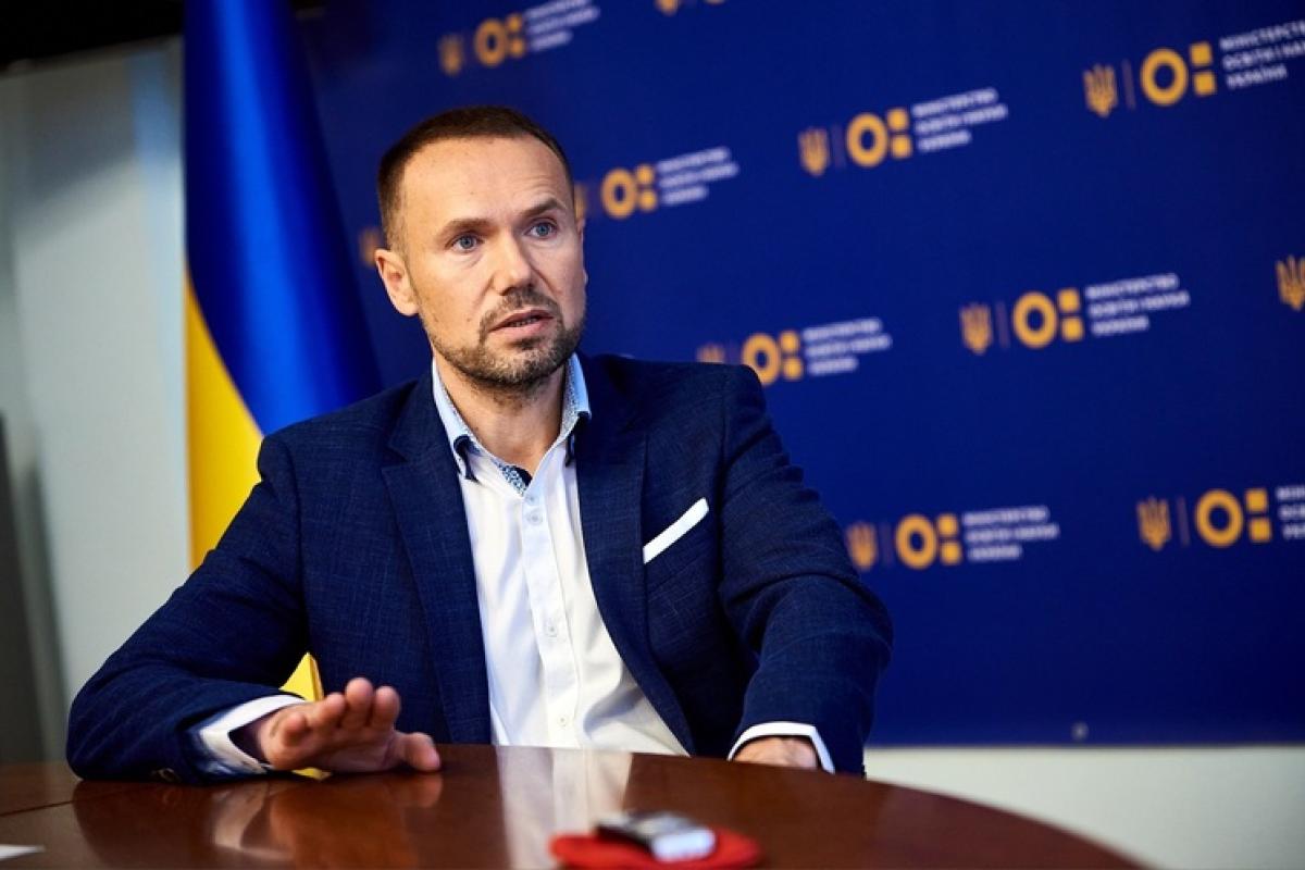 МОН рекомендує припинити освітній процес в Україні на два тижні