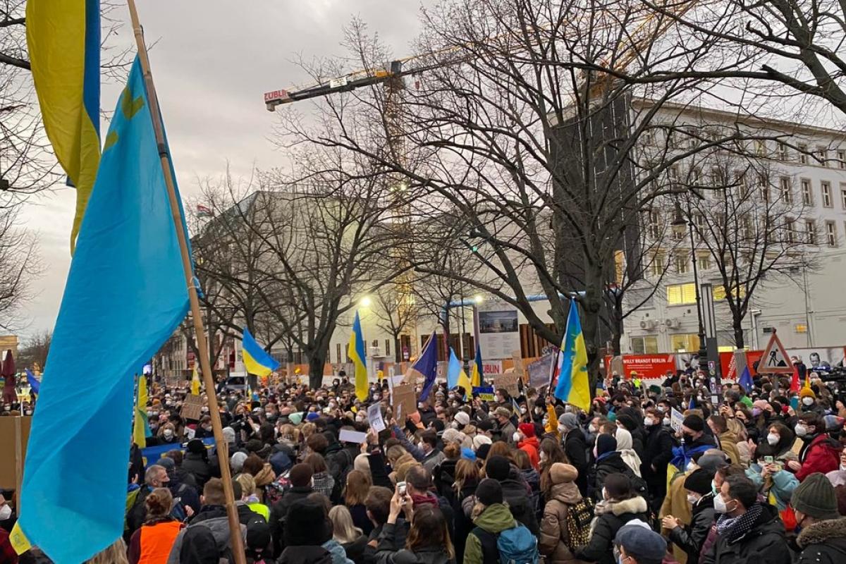 "Нет войне!": В ряде стран мира проходят акции протеста в поддержку Украины (видео)