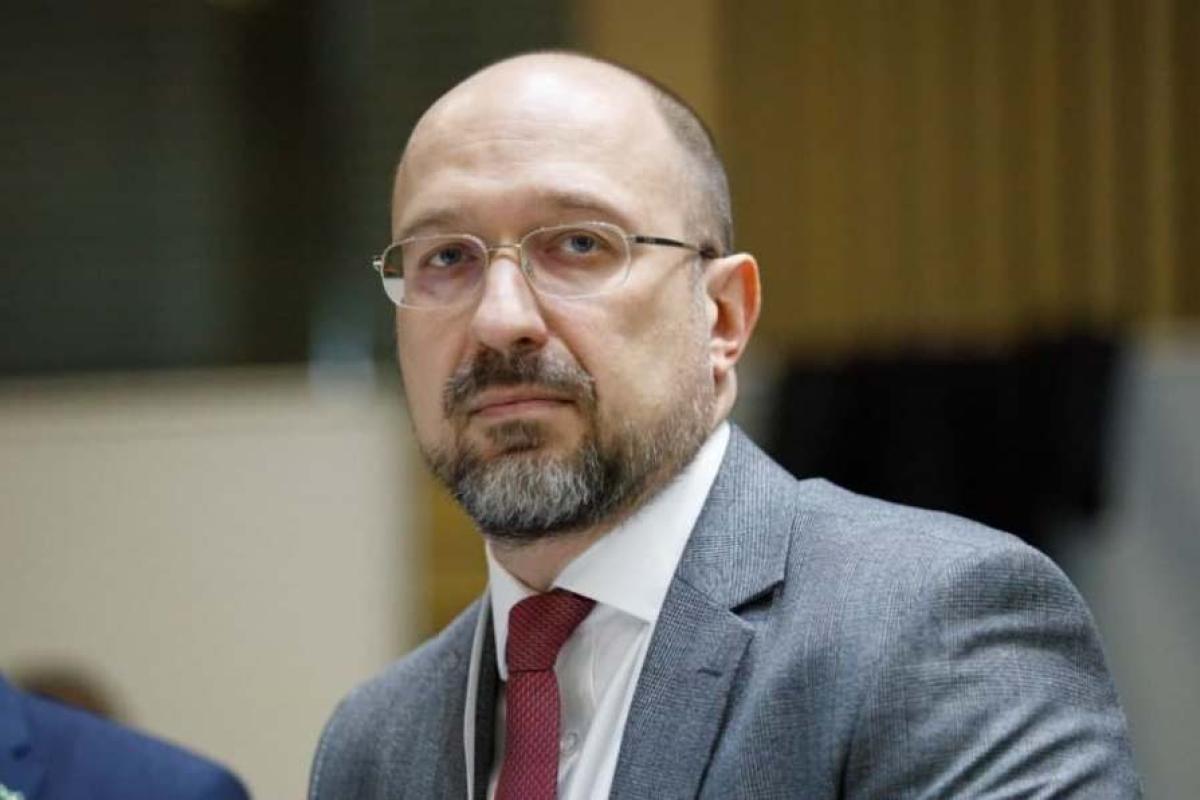"Наша армия готова": Шмыгаль обратился к украинцам на фоне угрозы вторжения РФ (видео) "Наша армия готова": Шмыгаль обратился к украинцам на фоне угрозы вторжения РФ (видео)
