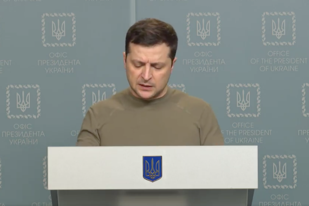 "Украина предлагает вернуться на путь к миру": Зеленский записал новое видеообращение "Украина предлагает вернуться на путь к миру": Зеленский записал новое видеообращение
