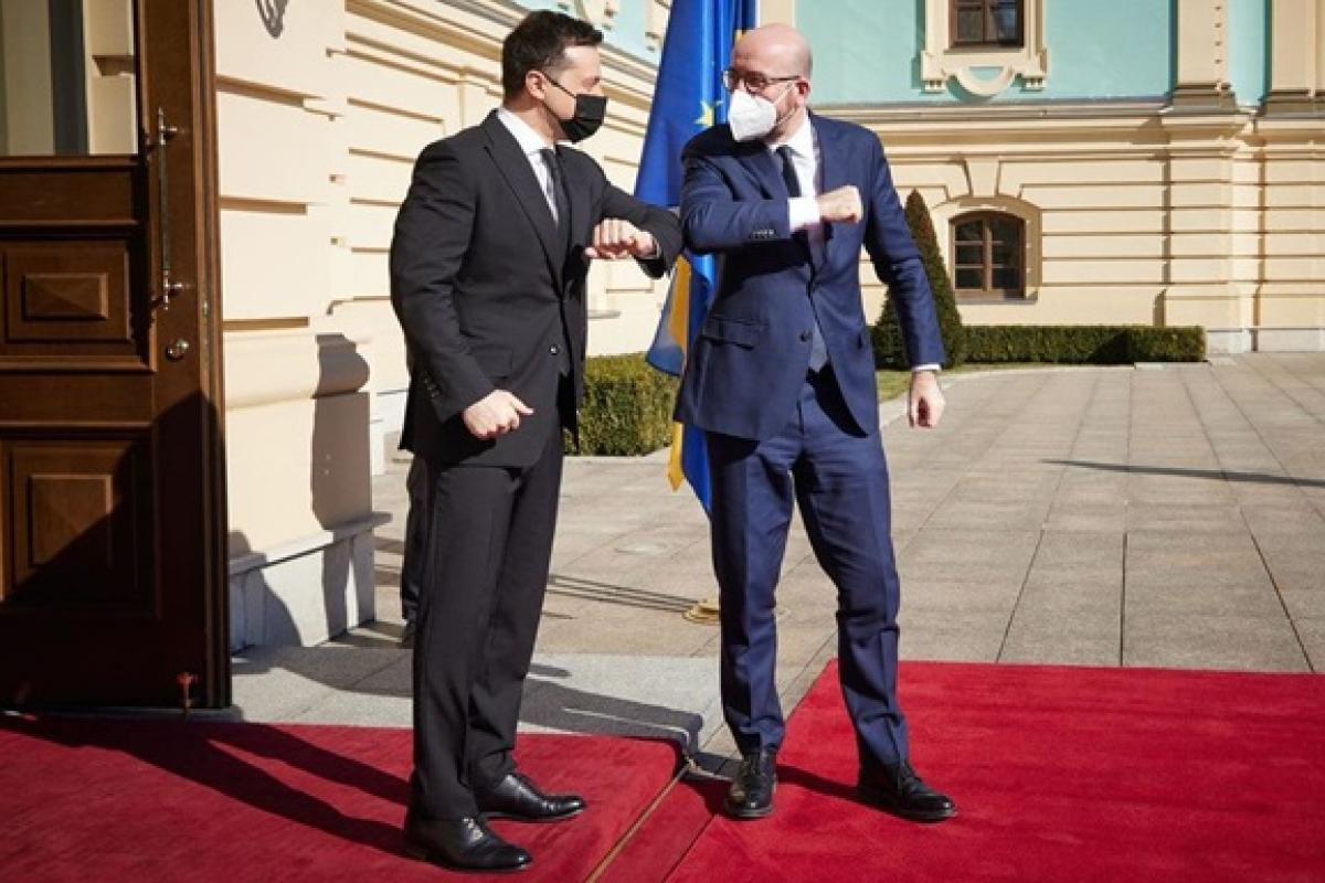 Зеленский пообщался по телефону с главой Евросовета: что обсудили Зеленский пообщался по телефону с главой Евросовета: что обсудили