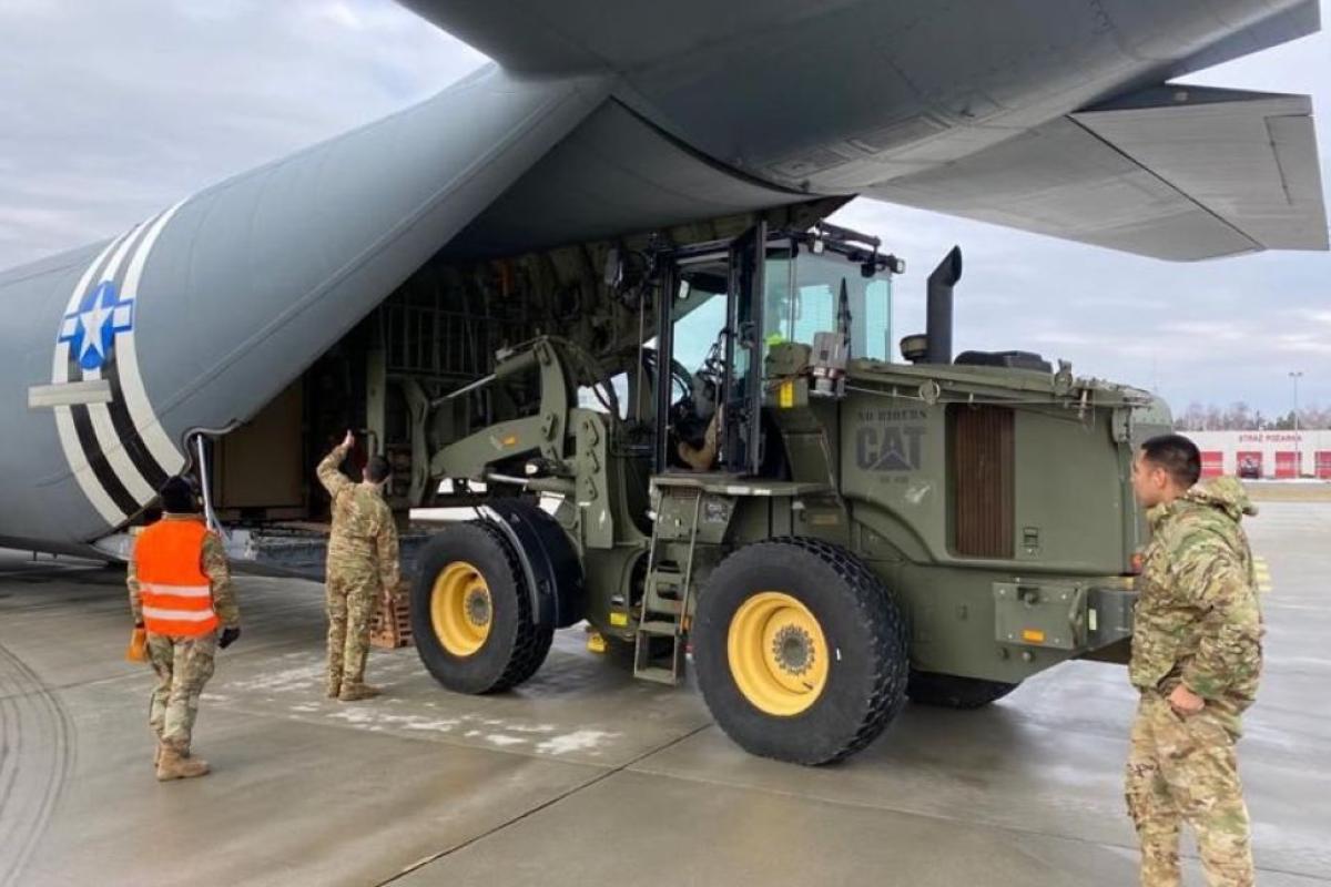 Перекидання військ у Східну Європу: до Польщі прибули американські десантники Перекидання військ у Східну Європу: до Польщі прибули американські десантники
