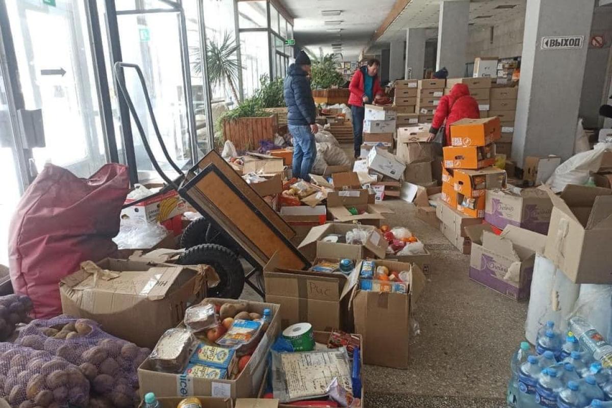 Гайдай: "Гуманитарные штабы работают по всей Луганской области" Гайдай: "Гуманитарные штабы работают по всей Луганской области"