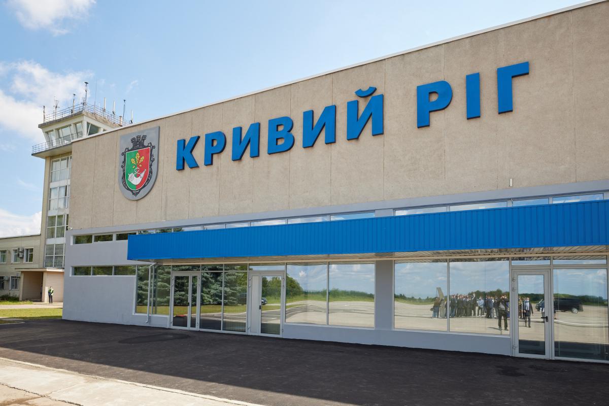 По аэропорту Кривого Рога российские оккупанты нанесли ракетный удар По аэропорту Кривого Рога российские оккупанты нанесли ракетный удар