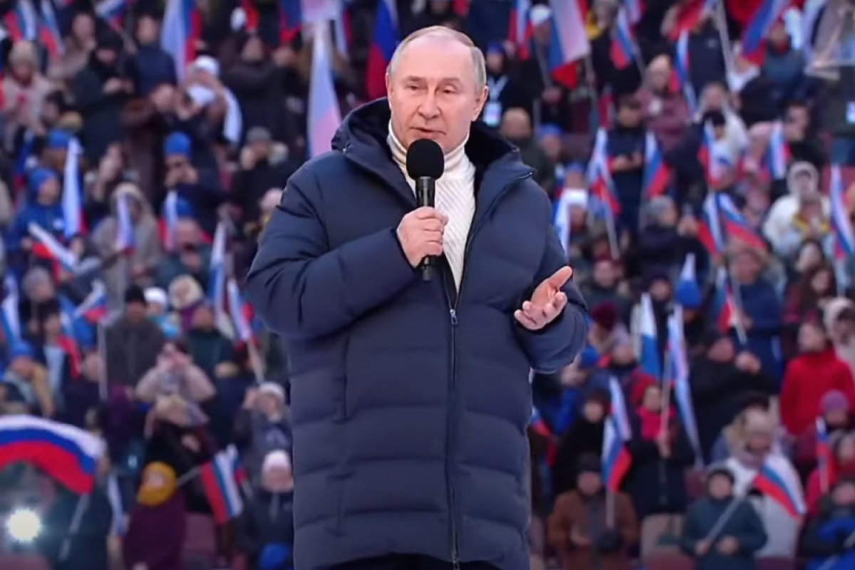 Во время выступления путина в "Лужниках" вышел конфуз, но пользователей сети возмутило еще кое-что Во время выступления путина в "Лужниках" вышел конфуз, но пользователей сети возмутило еще кое-что