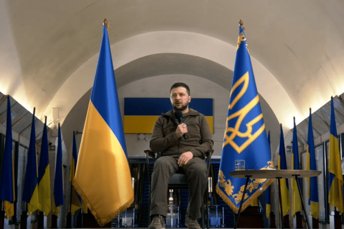 Прес-конференція Зеленського у метро: головні заяви Прес-конференція Зеленського у метро: головні заяви