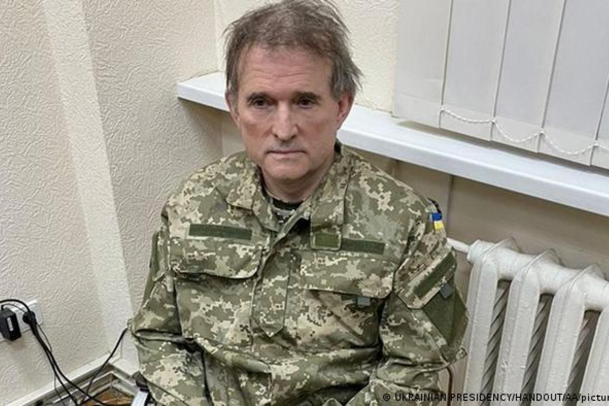 Суд отправил Медведчука под арест без права залога Суд отправил Медведчука под арест без права залога