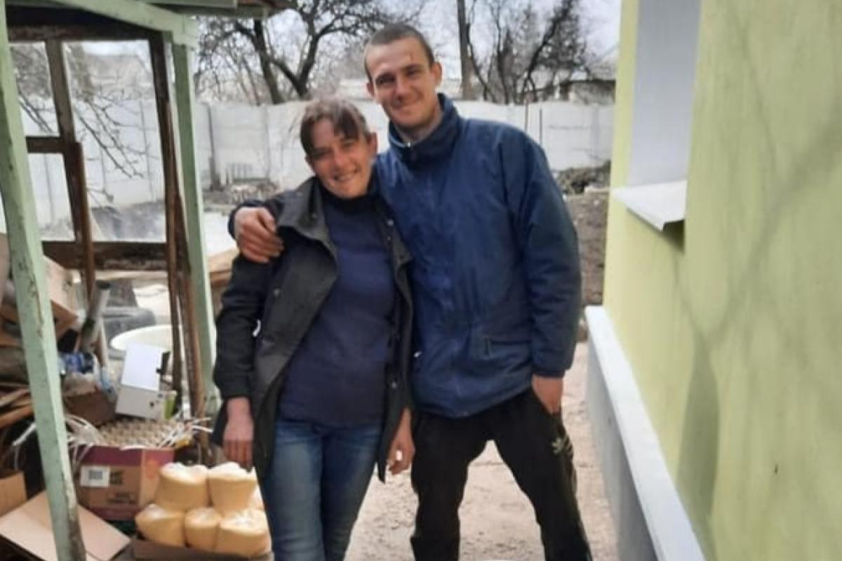 Волонтерка Ольга Сєргєєва, яка разом з чоловіком потрапила під обстріл, допомагаючи жителям Лисичанська, померла Волонтерка Ольга Сєргєєва, яка разом з чоловіком потрапила під обстріл, допомагаючи жителям Лисичанська, померла