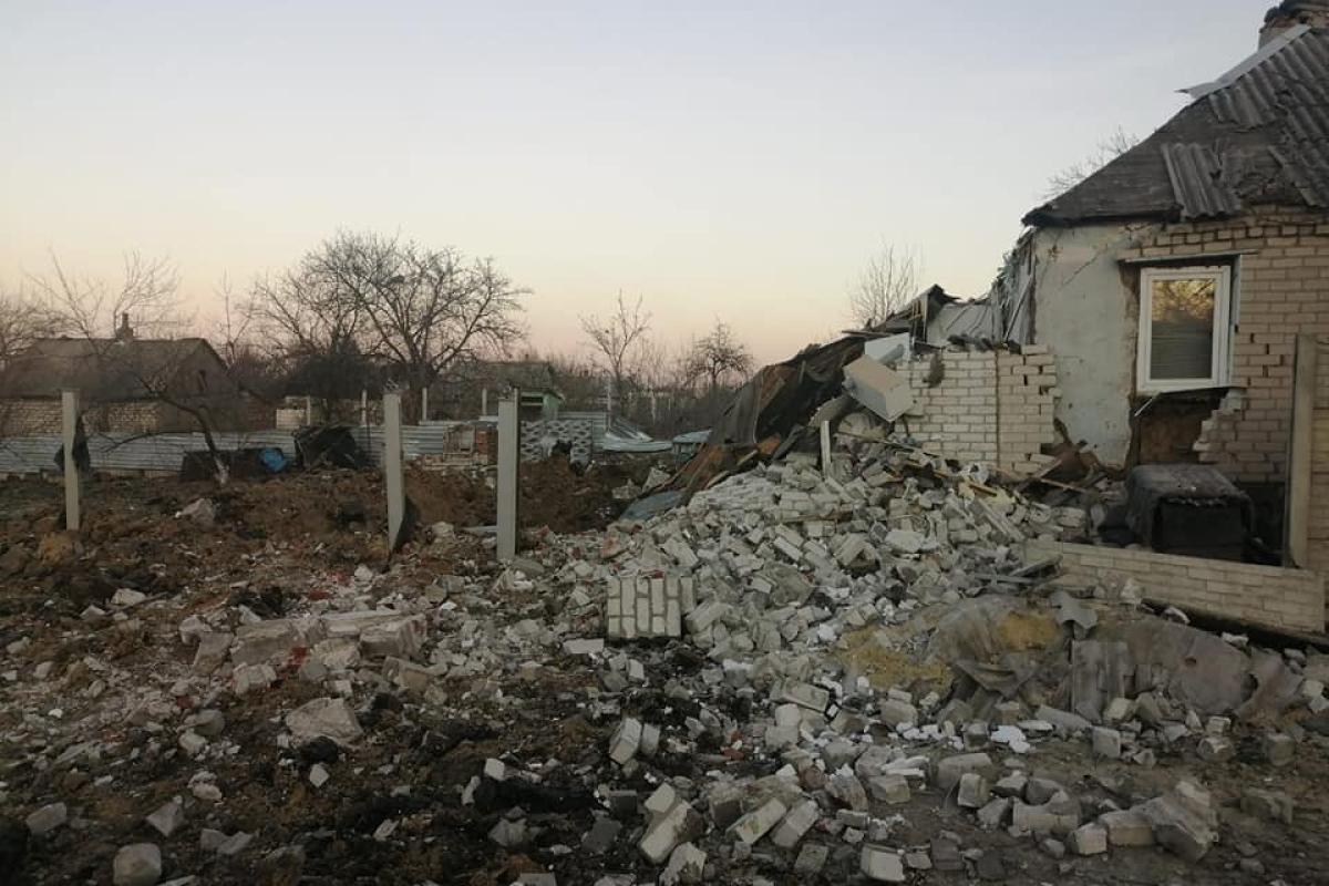 В Лисичанске россияне обстреляли дом: под завалами найдено тело женщины