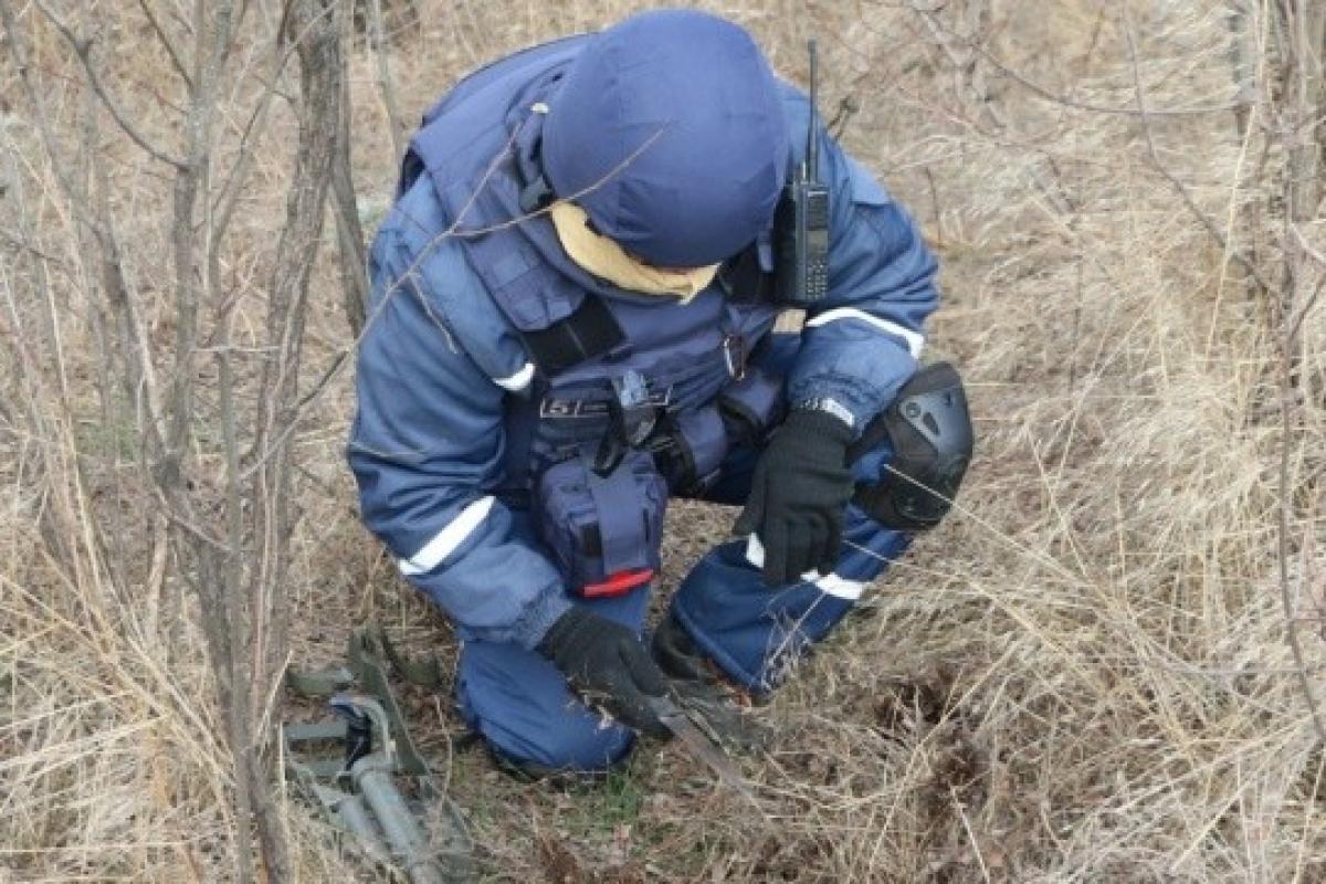 Під час розмінування під Харковом загинули троє рятувальників, четверо - тяжко поранені Під час розмінування під Харковом загинули троє рятувальників, четверо - тяжко поранені